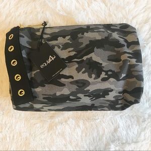 NWT Equipt4u Designer Grey Camo Everything Bag